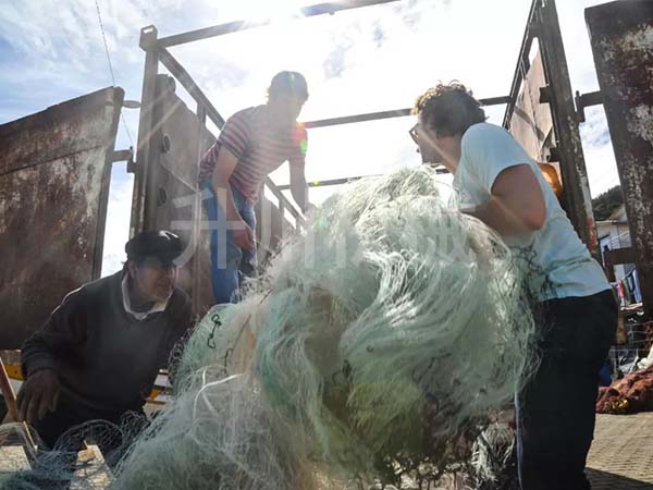 漁（yú）網鉛（qiān）塊（kuài）分離